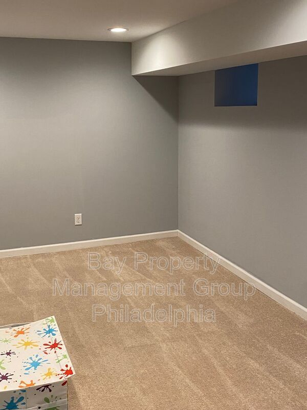 Building Photo - 5706 Warrington Ave