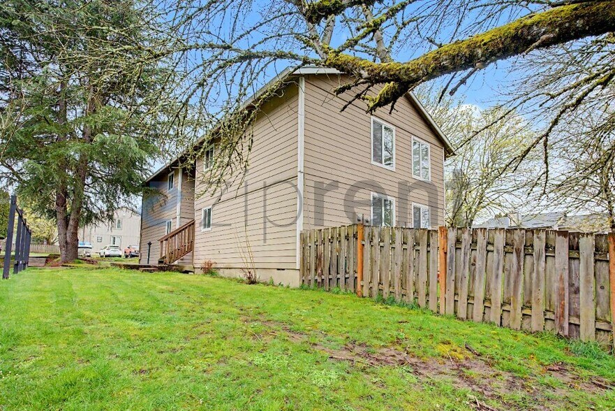 Building Photo - 9660 SW Prairie Terrace