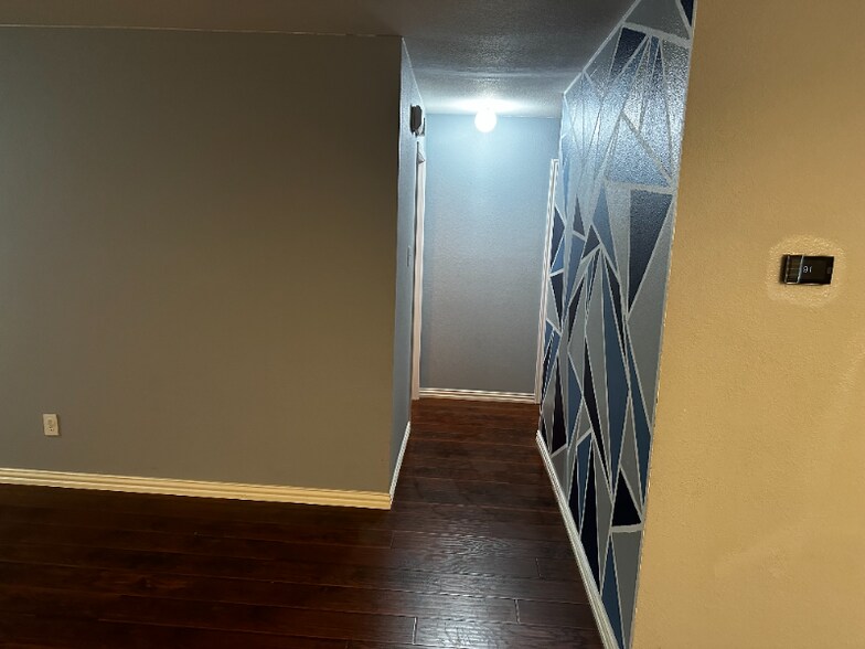 Building Photo - 8124 Stowe Springs Ln