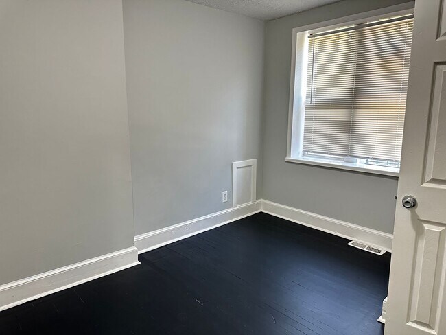 Building Photo - 4632 Hillside Rd SE