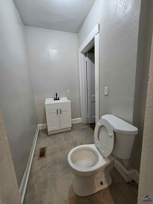 Building Photo - 1273 Hillyer Ave