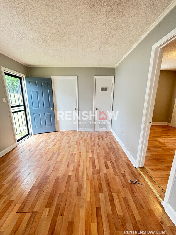 Building Photo - 3932 Dearborn St