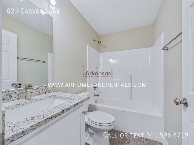 Building Photo - 820 Carver Ln