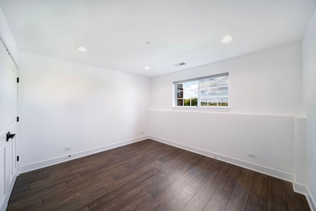 Building Photo - 322 Timberleaf Cir