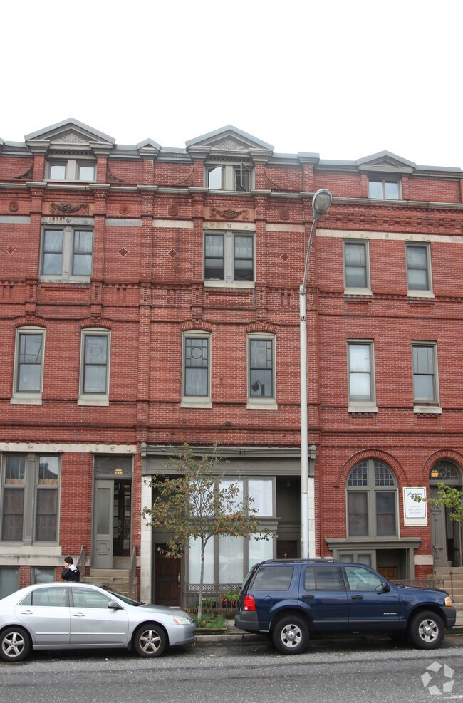 Primary Photo - 15 W Preston St
