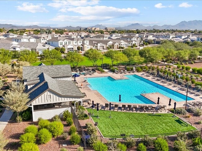 Building Photo - 5053 E Anderson Dr