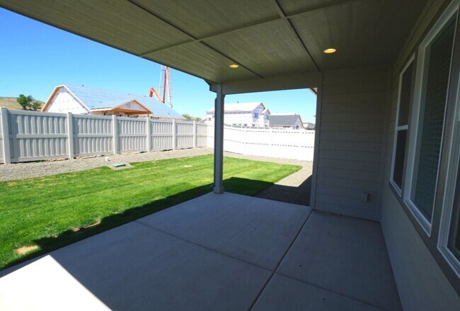 Building Photo - 3551 N Tansy Pl