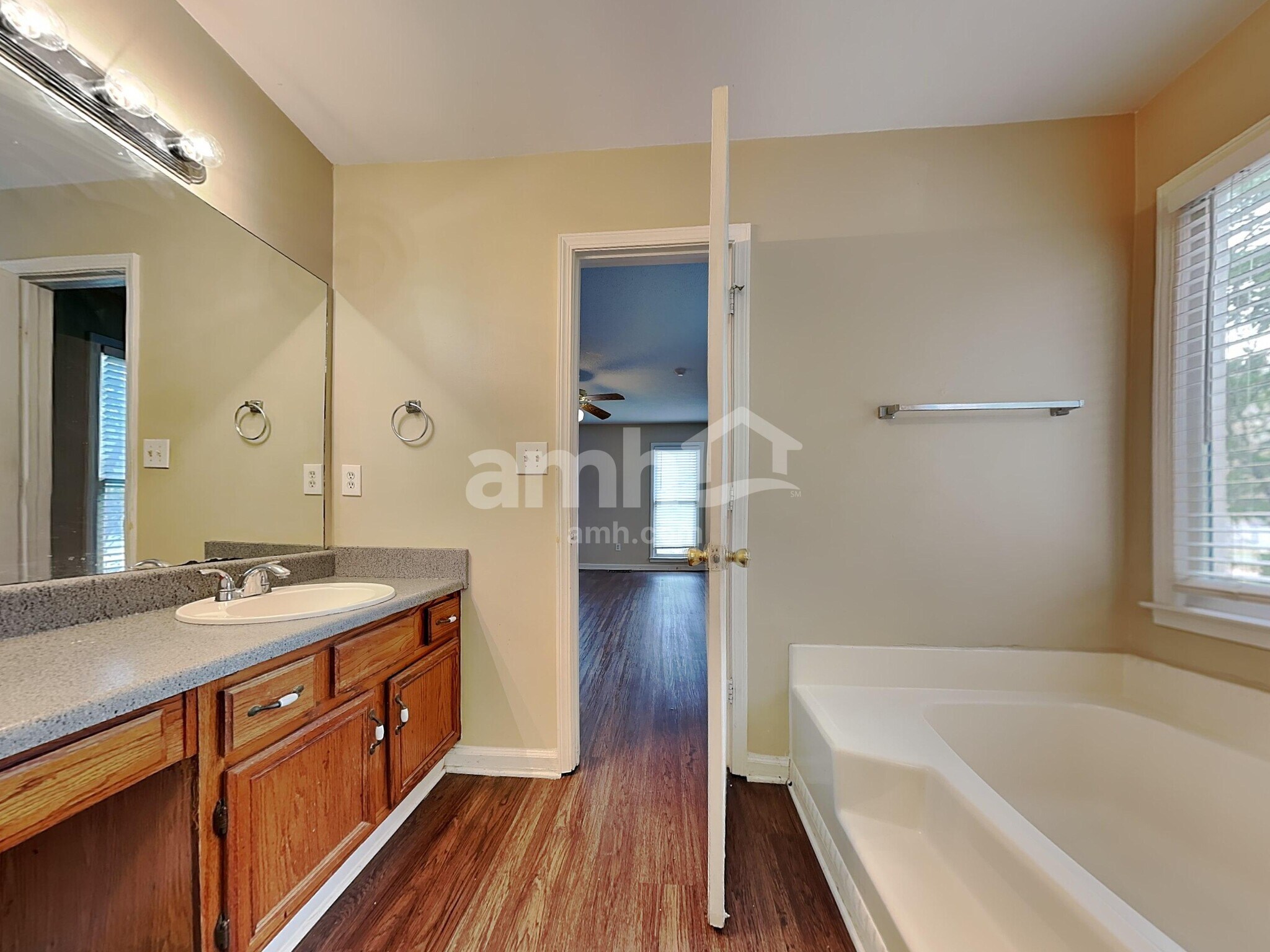 Building Photo - 34 Bell Ct