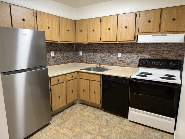 Building Photo - 1022 Adams Ave