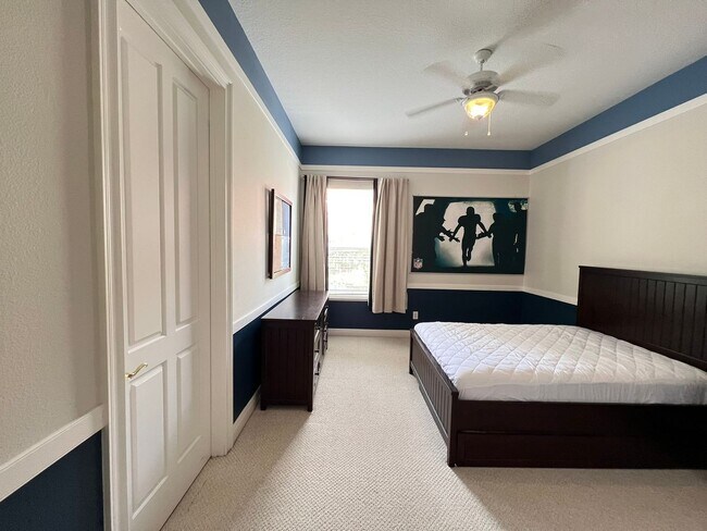 Building Photo - GORGEOUS SINGLE FAMILY HOME - PROPERTY  FU...