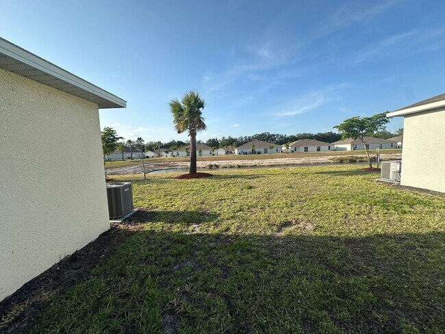 Building Photo - Beautiful 2 Bedroom 2 Bath