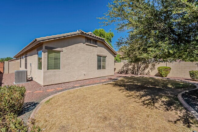 Building Photo - 3877 S Coach House Dr