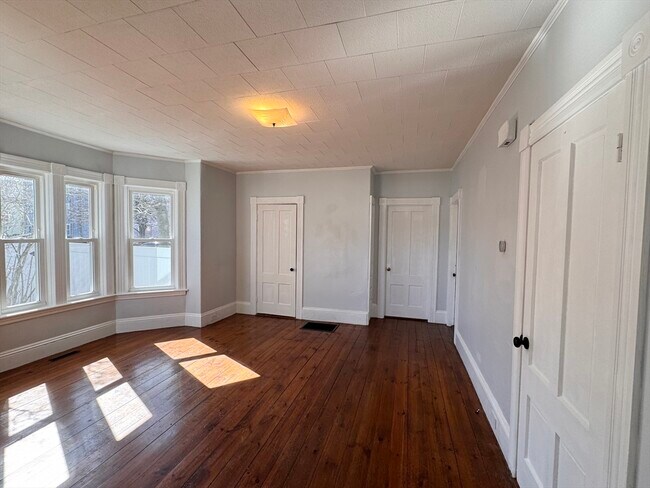 Building Photo - 29 Abbott St