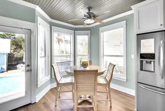 Building Photo - 68 Cobia St