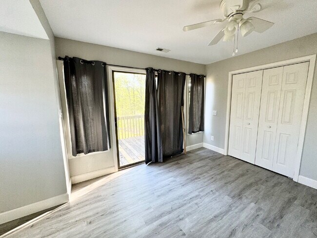 Building Photo - 1 bedroom in Fair Play