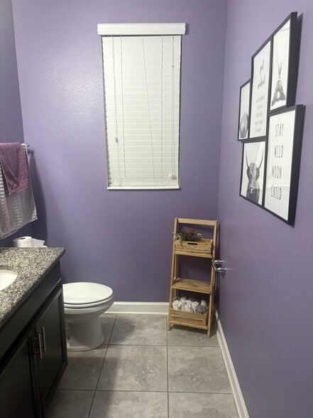 Building Photo - 11942 Sonnet Ave