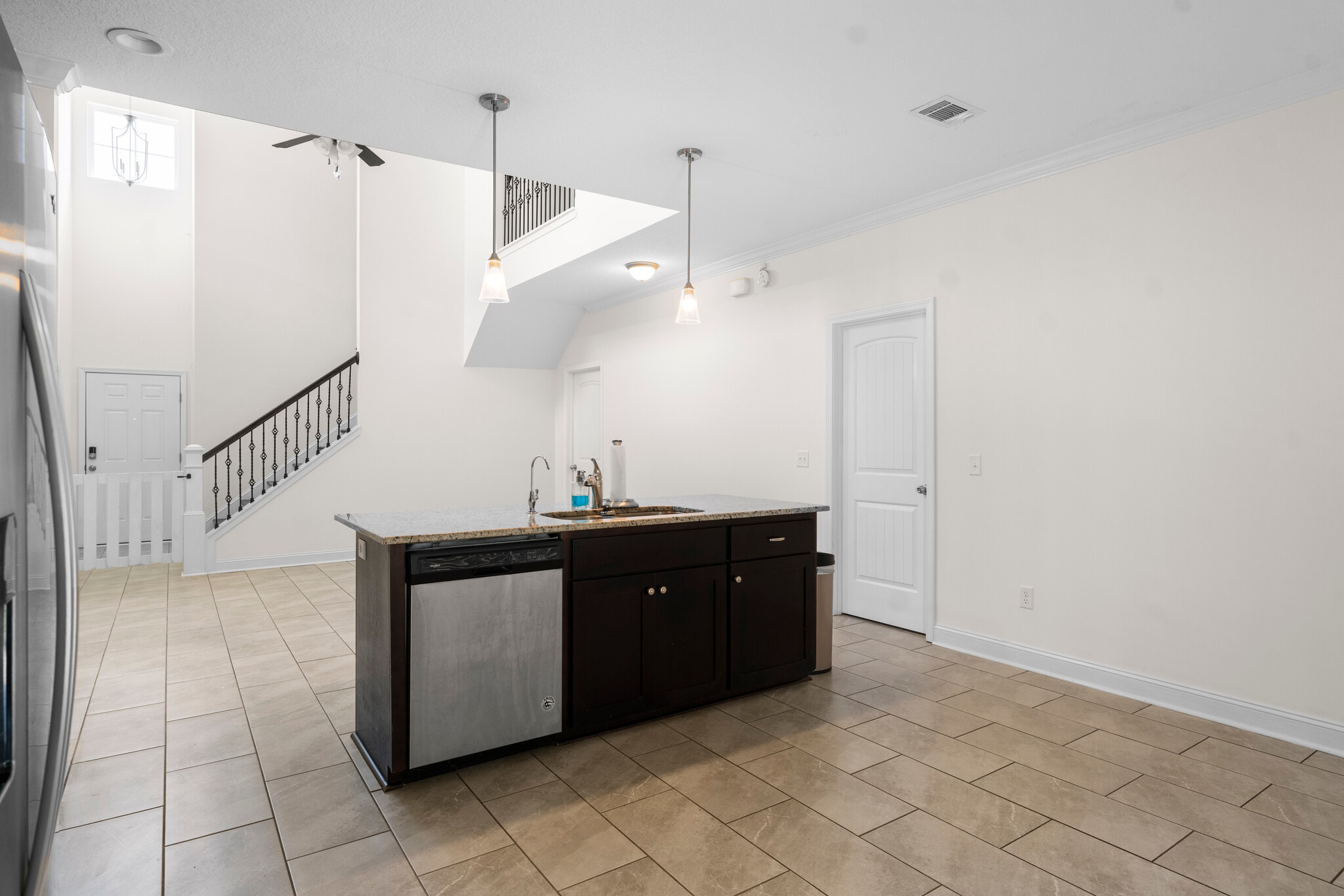Building Photo - 767 Fairview Cir
