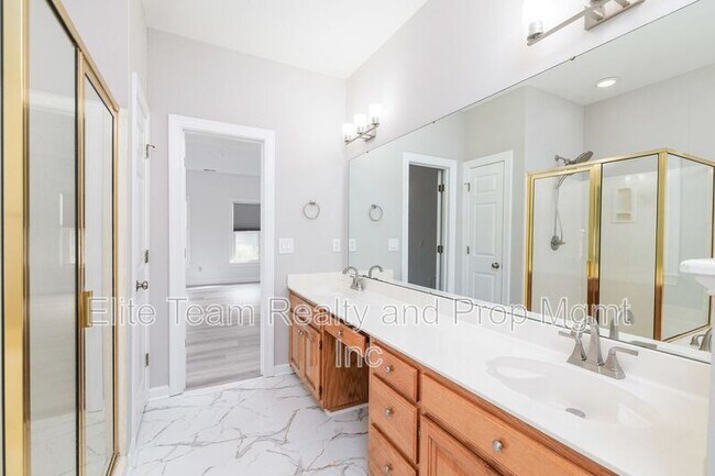 Building Photo - 5283 Downing Creek Dr