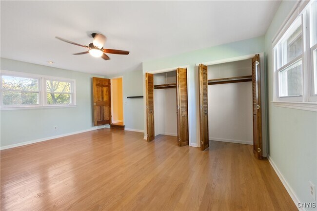 Building Photo - 8178 Old Sunridge Dr