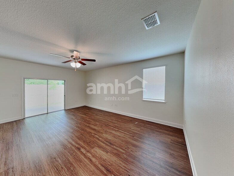Building Photo - 2939 Hill Valley Ln