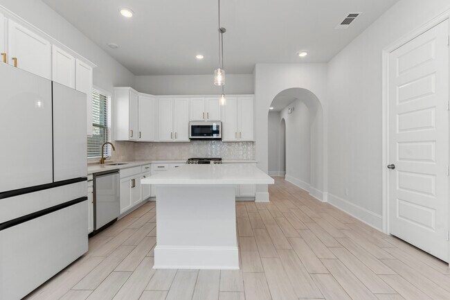 Building Photo - 7019 Winterberry Gln Ln