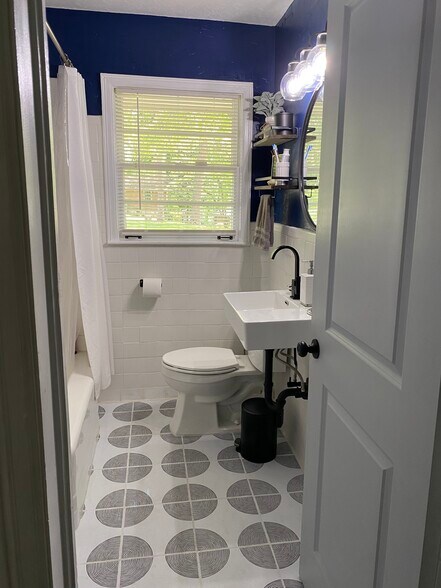 Updated bathroom with modern fixtures - 3172 Sandusky Dr
