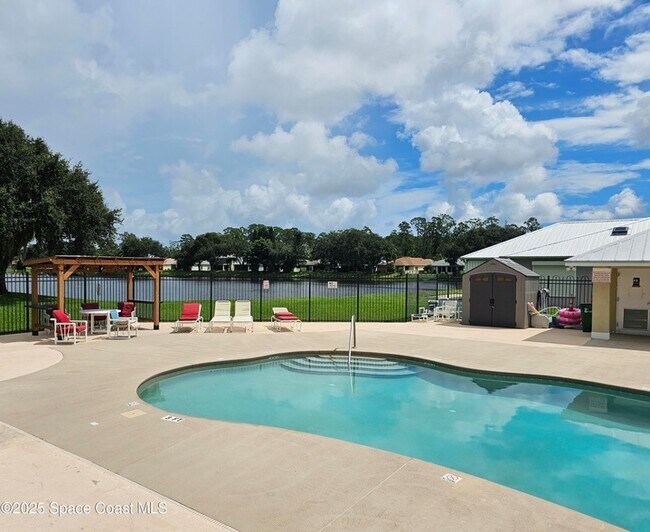 Building Photo - 1736 Vista Lake Cir