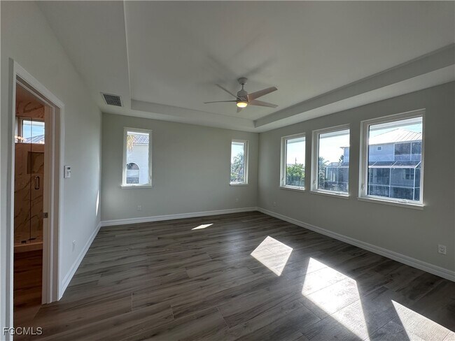 Building Photo - 4717 Spring Creek Dr