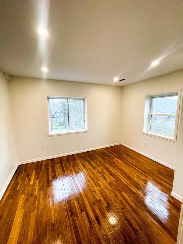 Building Photo - 3500 Elm St