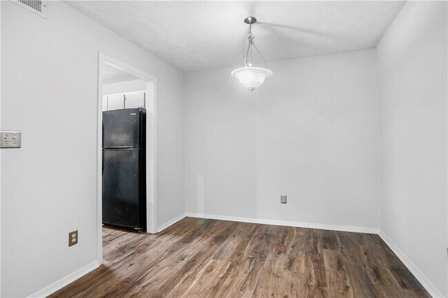 Building Photo - 1006 Dunbar Dr