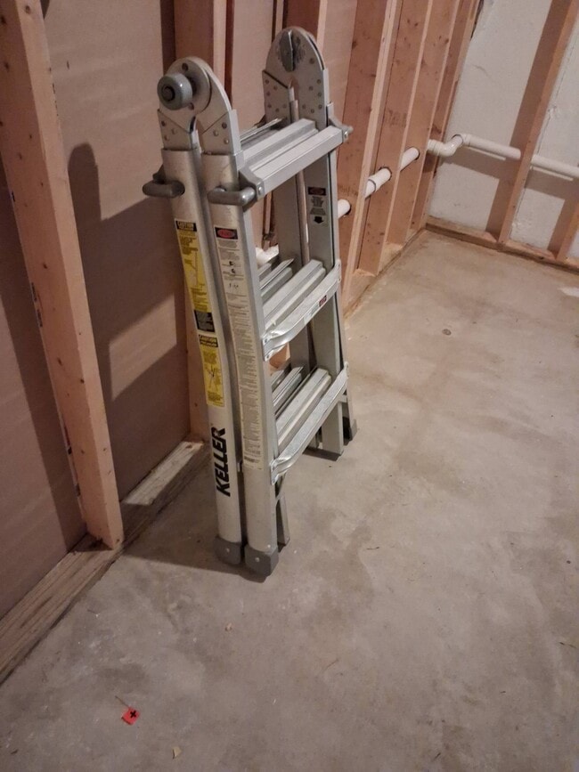 Building Photo - 450 Foxford Dr