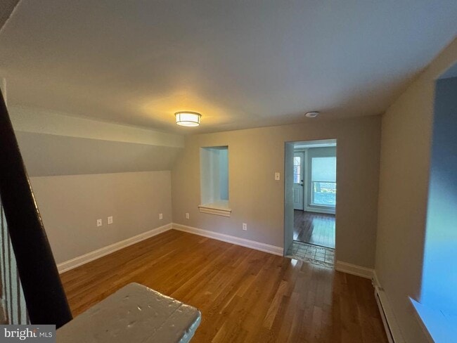 Building Photo - 317 W 4th Ave