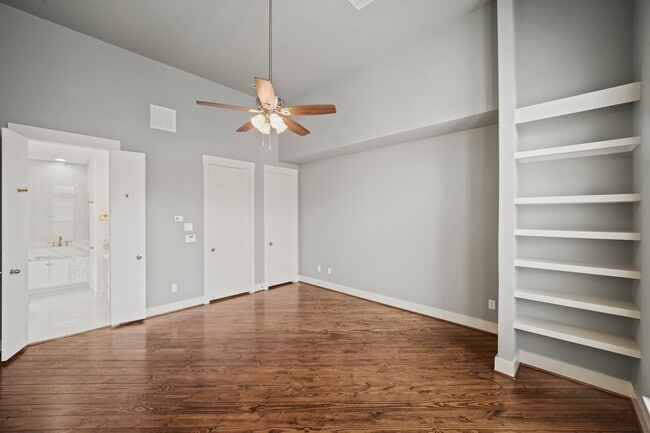 Building Photo - 1813 Dart St