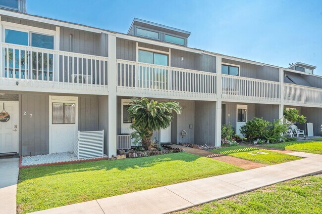 Building Photo - 28 Court Dr