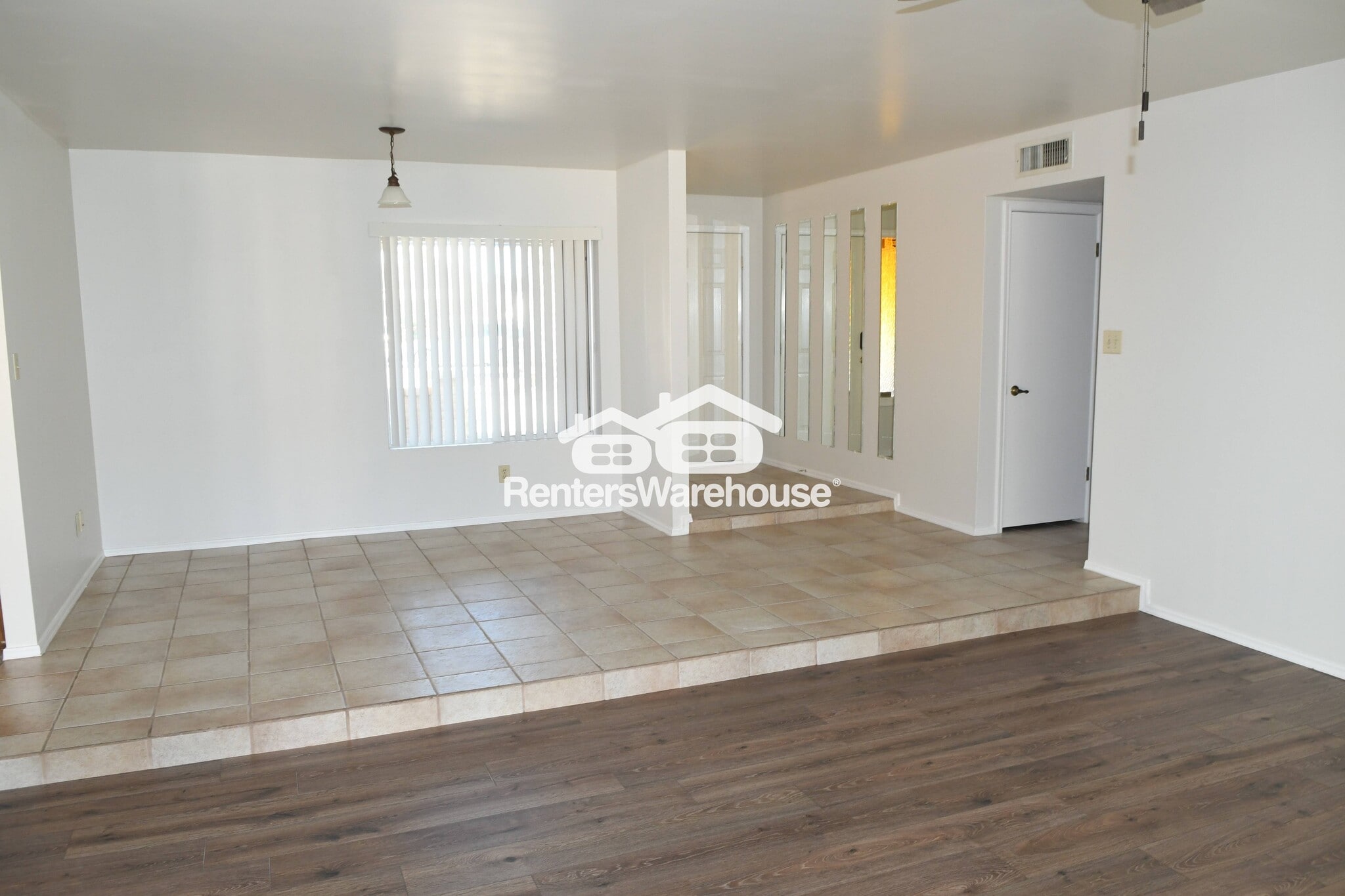 Building Photo - 10700 E Hope Dr