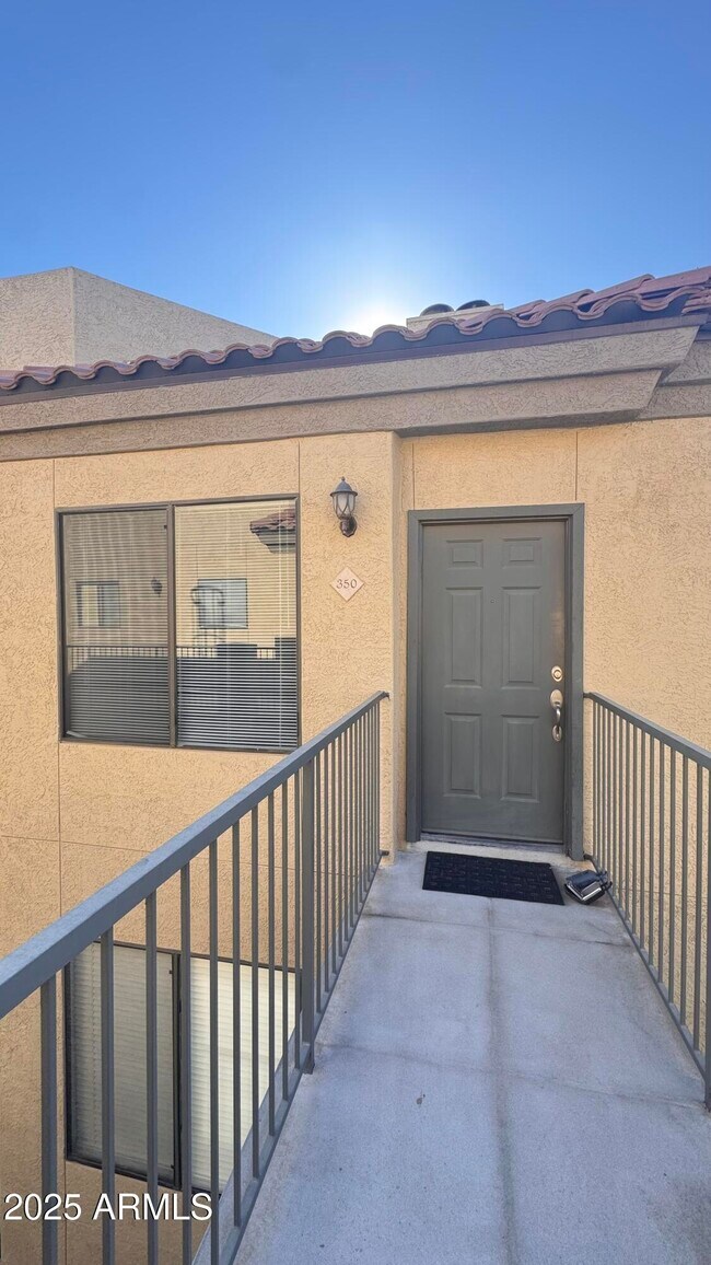 Building Photo - 4925 E Desert Cove Ave