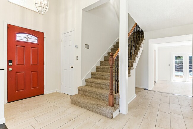 Building Photo - 6 Baywood Dr
