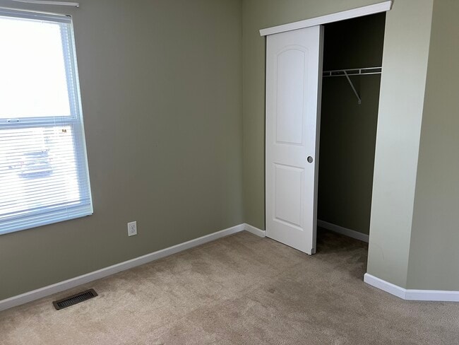 Bedroom 2 (empty) - 5537 Goose Falls Dr