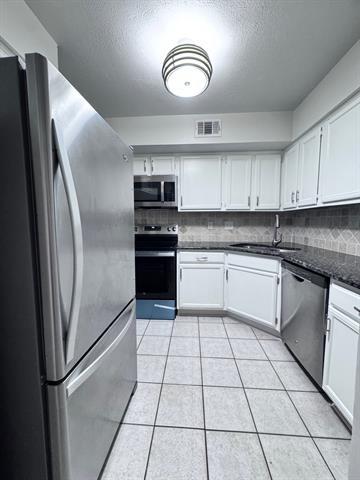 Building Photo - 15151 Berry Trail