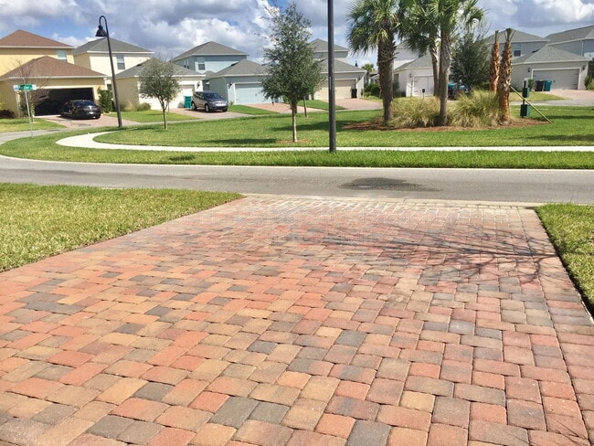 Building Photo - 12076 Theme Alley