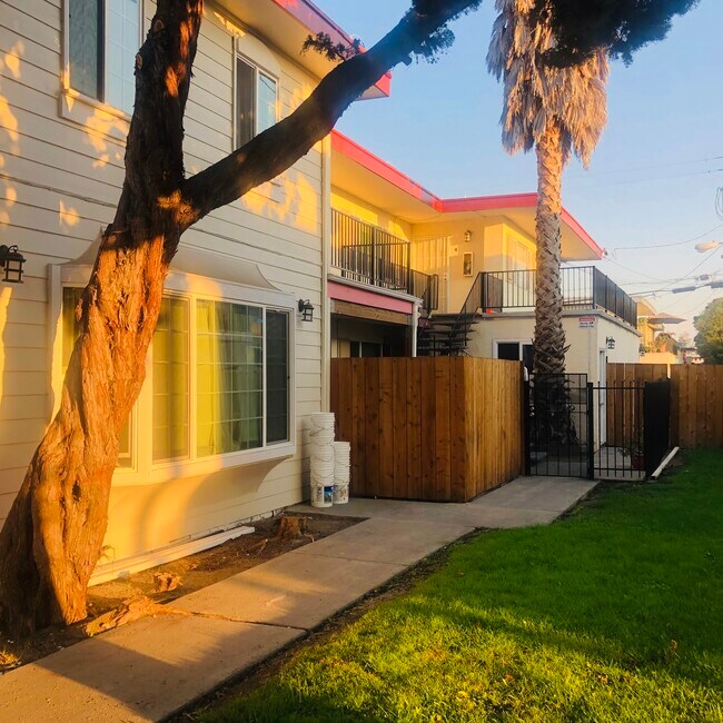 4 plex side view - 3685 Cape Cod Ct