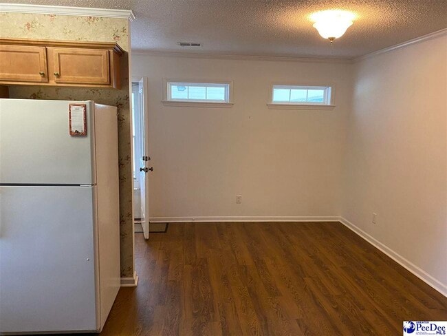 Building Photo - 3123 Willow Creek Rd