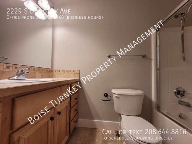 Building Photo - 2229 S Dorothy Ave