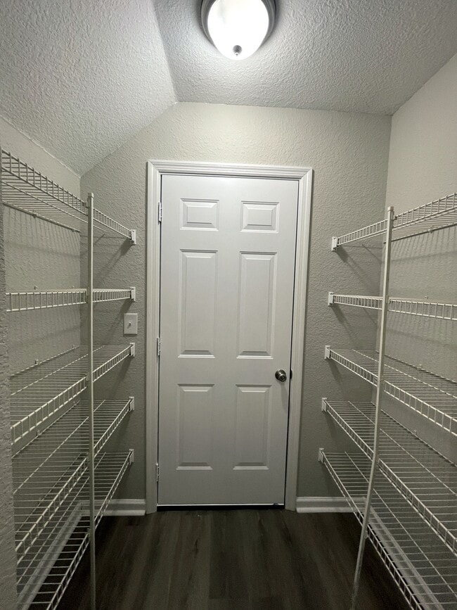 Building Photo - 228 Whitestone Dr NE