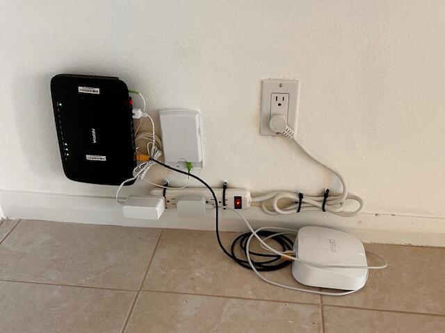 Building Photo - 126 Lakeshore Dr