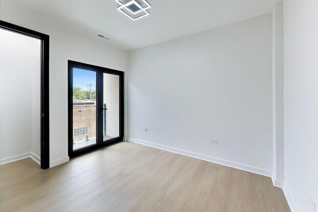 Building Photo - 6344 Hennings Ct