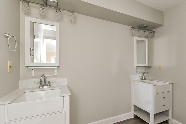 Building Photo - 4109 Kingscrest Cove