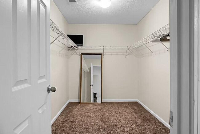 Building Photo - 124 Larkspur Dr