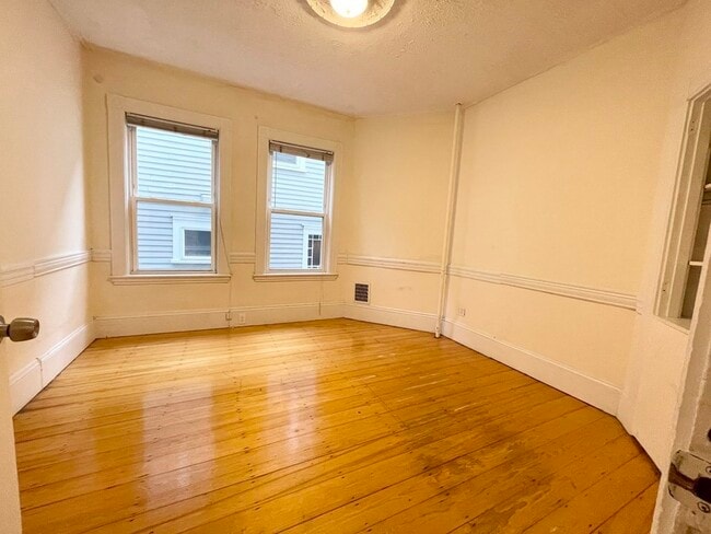 Building Photo - 17 Sachem St