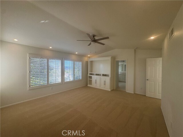 Building Photo - 27935 Hedgeline Dr